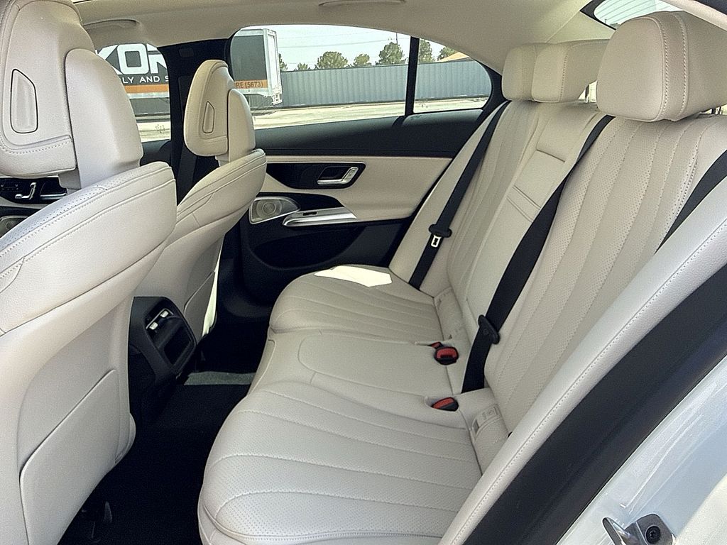 2026 Mercedes-Benz E-Class E350 - Photo 13
