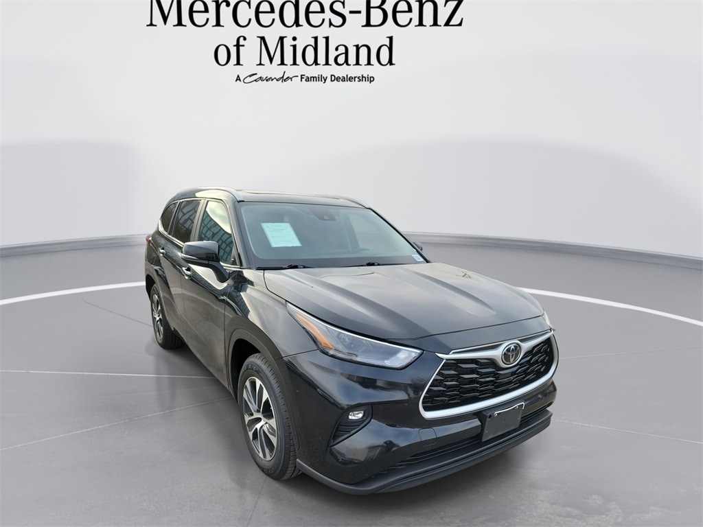 2023 Toyota Highlander XLE's photo