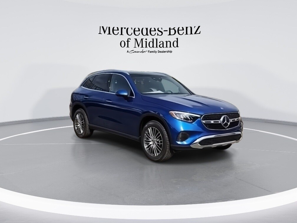 2026 Mercedes Benz GLC 300 photo 2