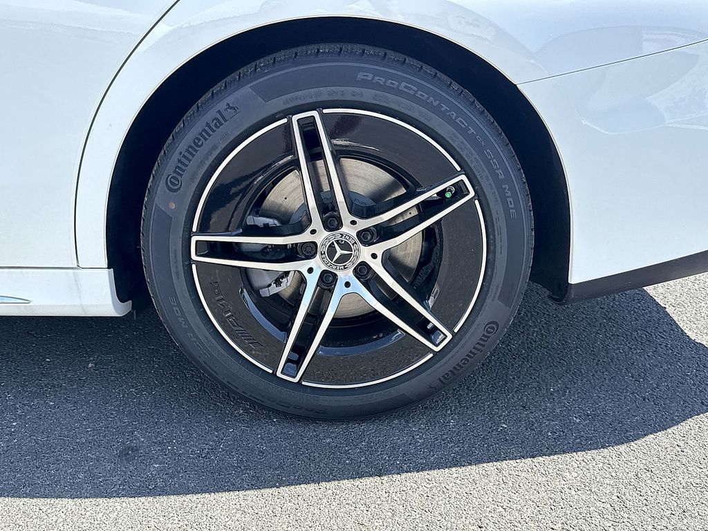 2026 Mercedes-Benz E-Class E350 - Photo 11