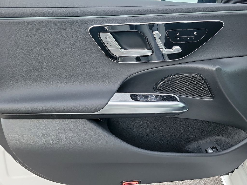 2026 Mercedes-Benz E-Class E350 - Photo 15