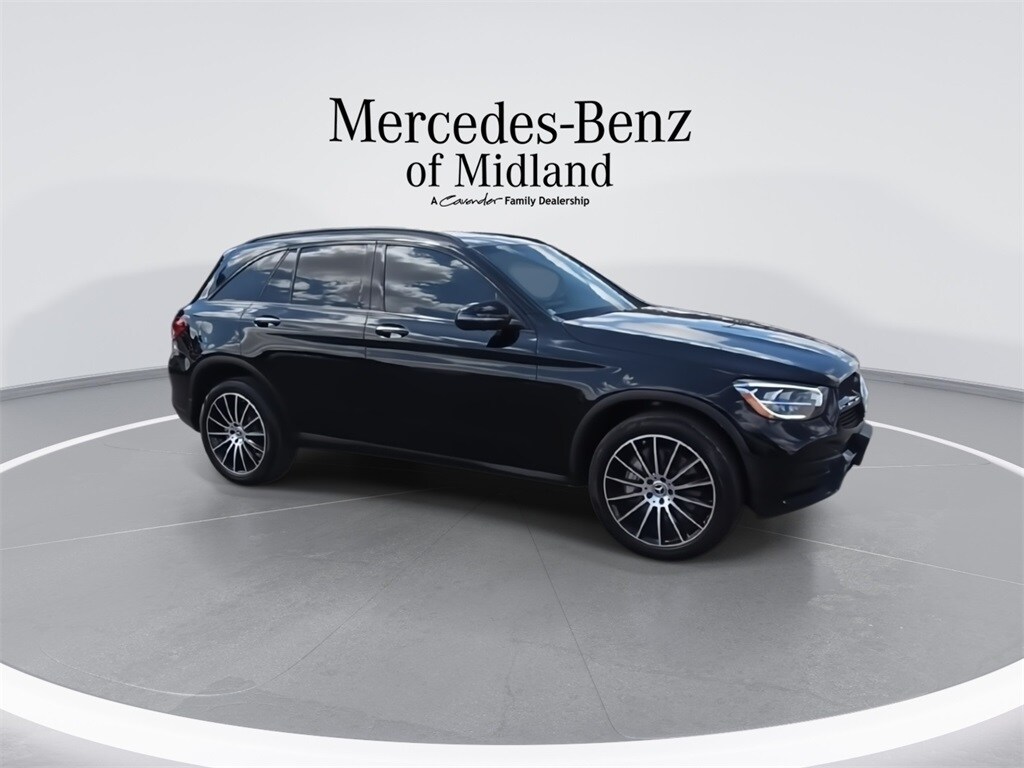 2022 Mercedes Benz GLC 300 AMG photo 2