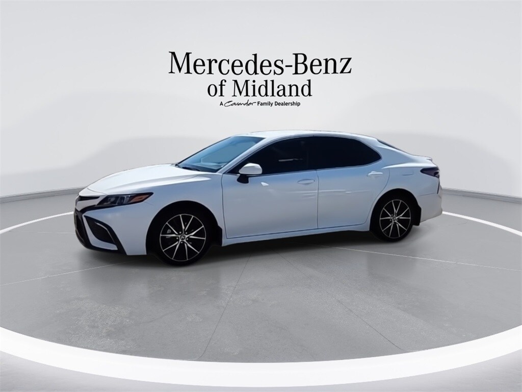 2023 Toyota Camry SE photo 4