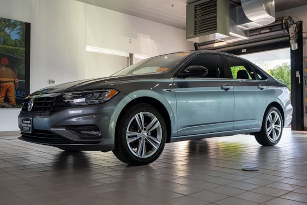 Used 2019 Volkswagen Jetta R-Line Sedan