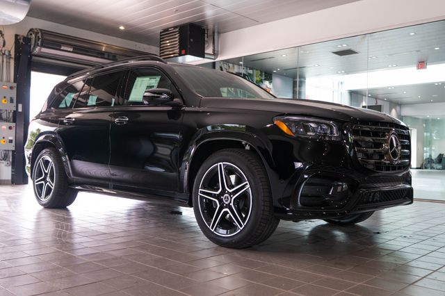 2026 Mercedes-Benz GLS Base