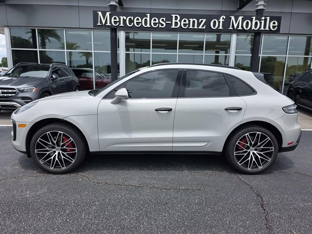 2023 Porsche Macan S's photo
