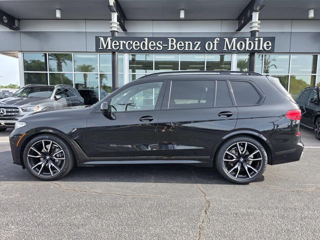 2021 BMW X7 xDrive40i's photo