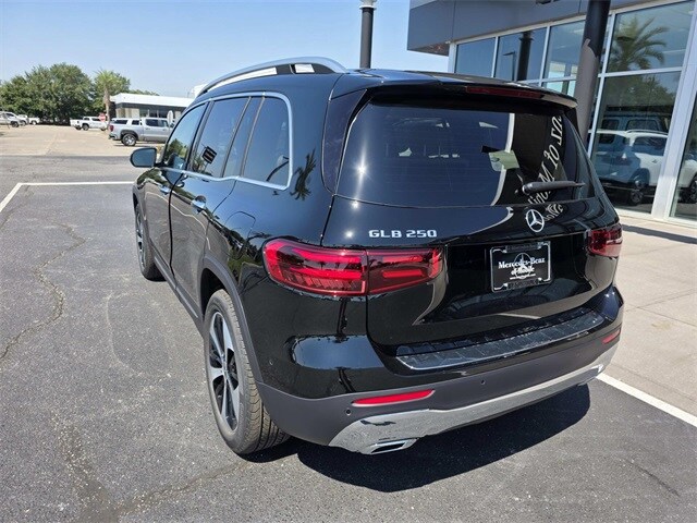 2026 Mercedes Benz GLB 250 photo 3