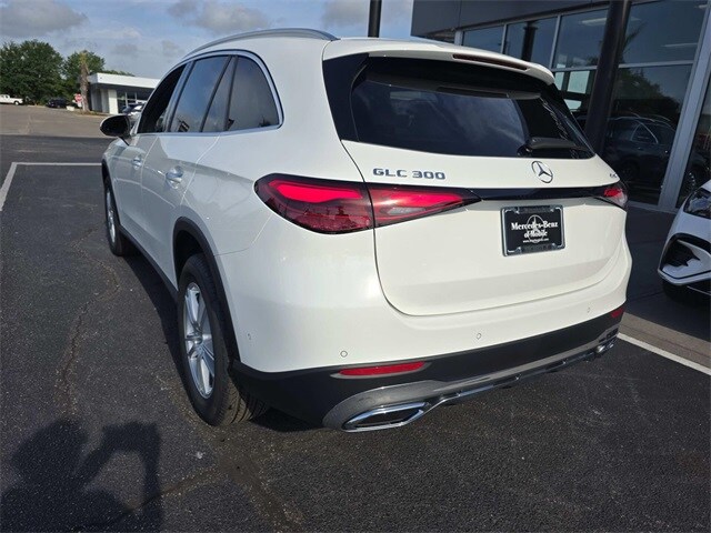 2025 Mercedes Benz GLC 300 4MATIC photo 3