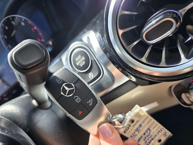 2025 Mercedes-Benz GLB Base - Photo 12