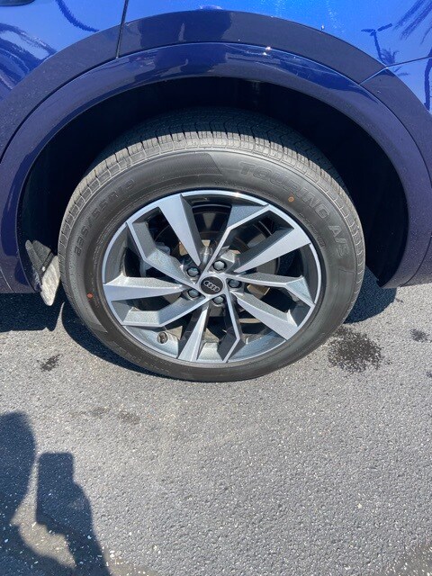 2024 Audi Q5 45 S line Premium Plus photo 2