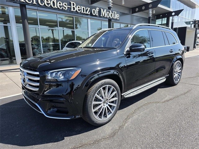 2026 Mercedes Benz GLS 580 4MATIC photo 2