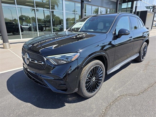 2026 Mercedes Benz GLC 300 4MATIC photo 2