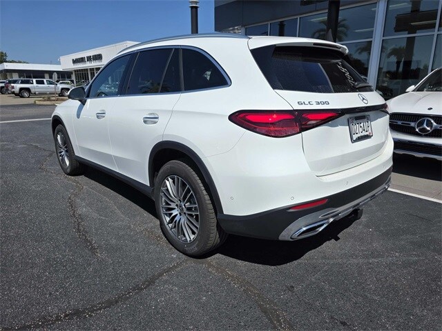 2026 Mercedes Benz GLC 300 4MATIC photo 3