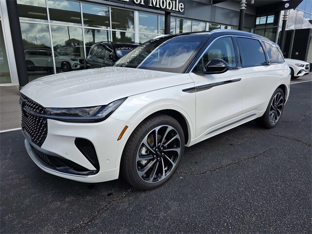 2024 Lincoln Nautilus Black Label photo 2