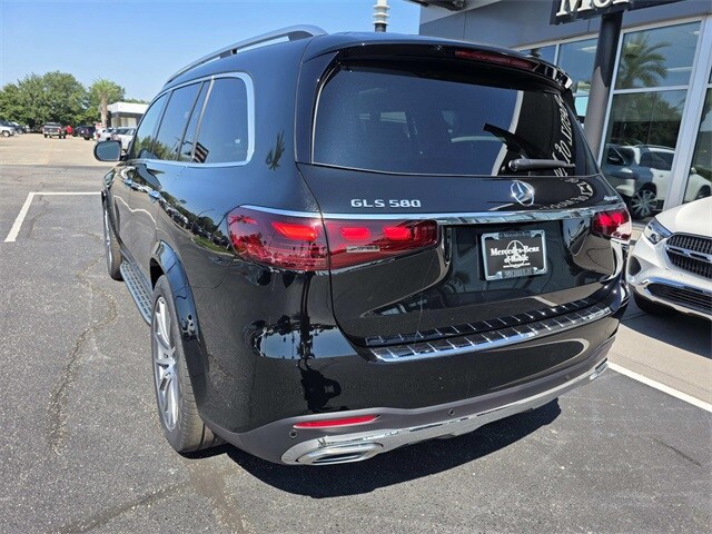 2026 Mercedes Benz GLS 580 4MATIC photo 3