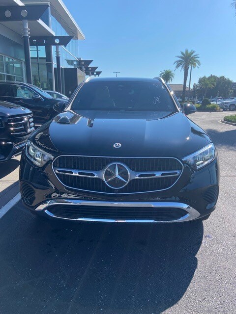 2024 Mercedes Benz GLC 300 photo 2