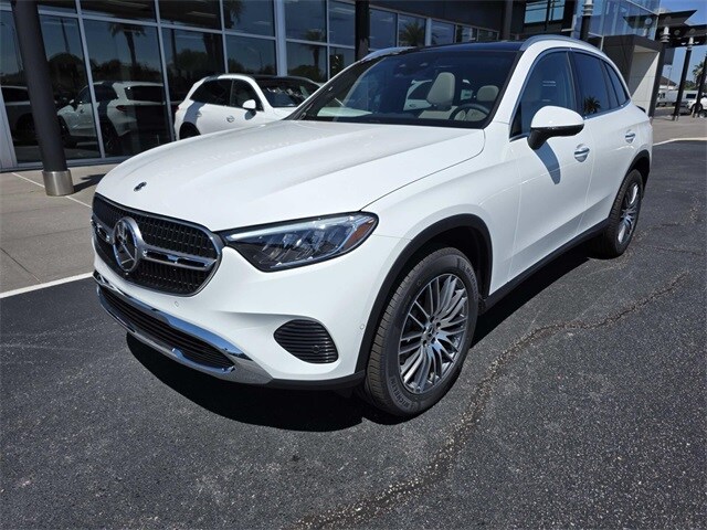 2026 Mercedes Benz GLC 300 4MATIC photo 2