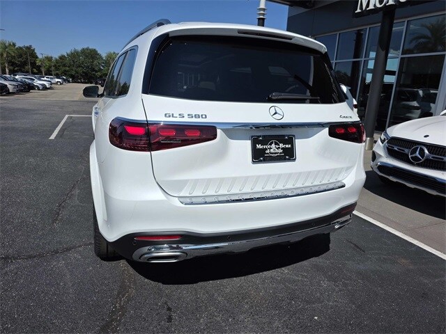 2026 Mercedes Benz GLS 580 4MATIC photo 3
