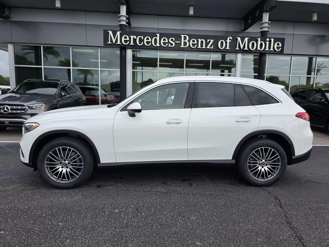 2026 Mercedes-Benz GLC GLC 300's photo