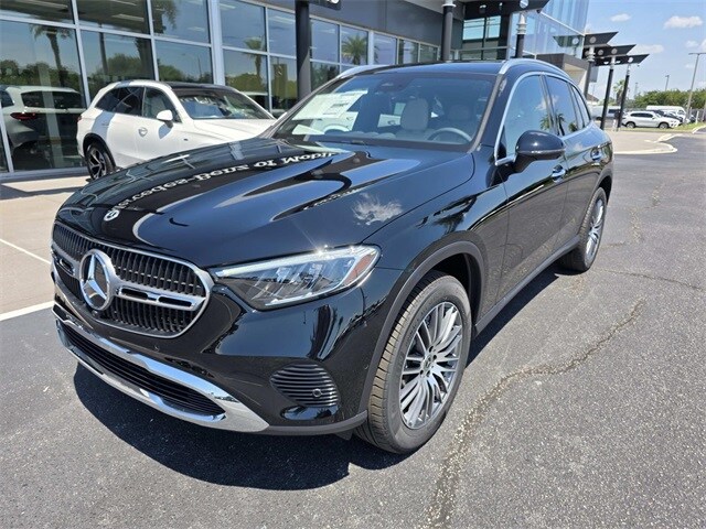 2026 Mercedes Benz GLC 300 photo 2