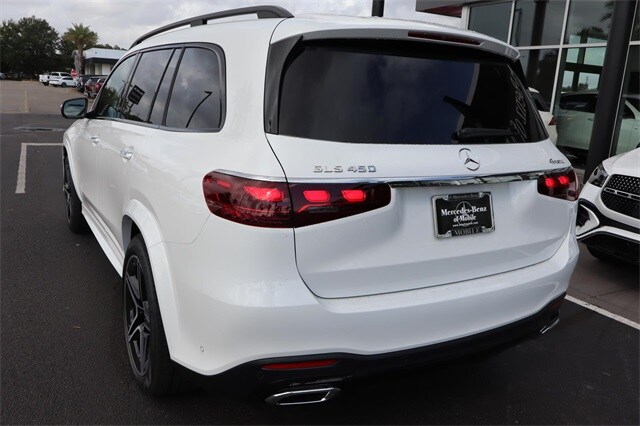 2025 Mercedes Benz GLS 450 photo 3