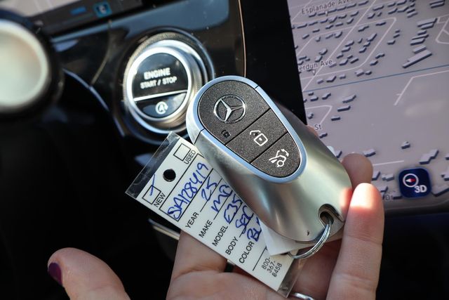 2025 Mercedes-Benz E-Class E350 - Photo 10