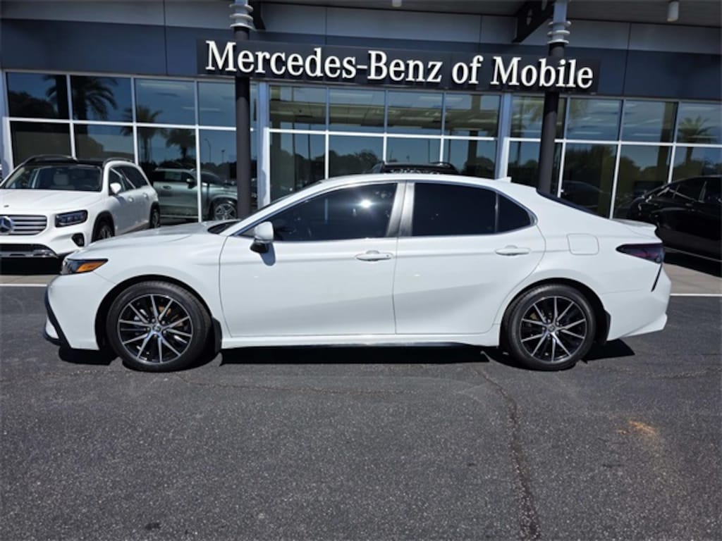 Used 2023 Toyota Camry SE Sedan