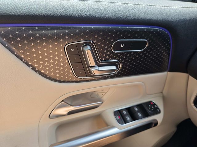 2025 Mercedes-Benz GLB Base - Photo 13