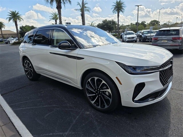 2024 Lincoln Nautilus Black Label photo 4