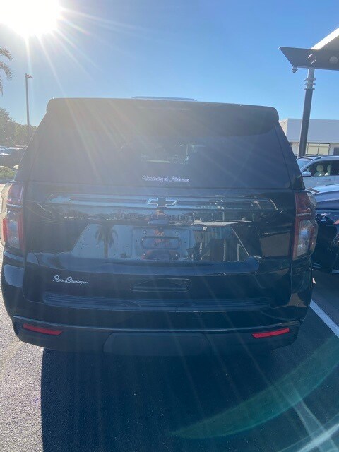 2021 Chevrolet Suburban Z71 photo 2