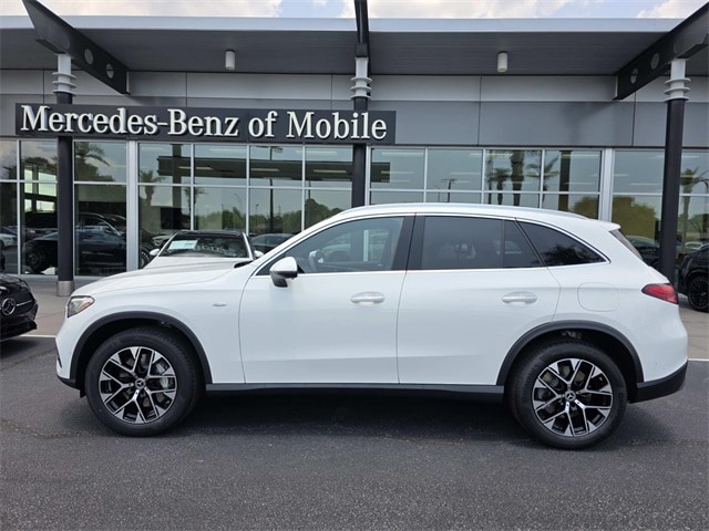 2025 Mercedes-Benz GLC Base's photo