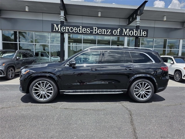 2025 Mercedes-Benz GLS Base's photo