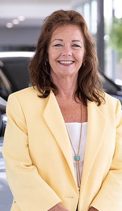 Staff member Robin Stafford from 918f519f302b