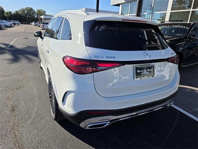 2026 Mercedes Benz GLC 300 4MATIC photo 3