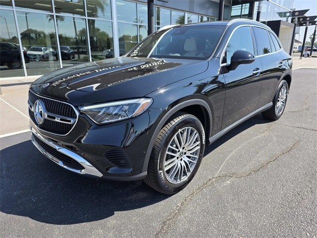2026 Mercedes Benz GLC 300 photo 2