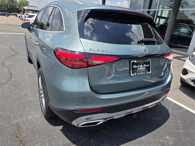 2026 Mercedes Benz GLC 300 photo 3