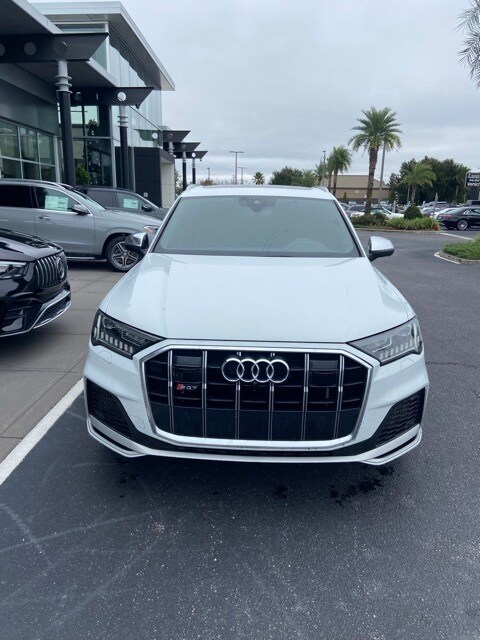 2021 Audi SQ7 Premium Plus photo 2