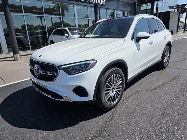 2026 Mercedes Benz GLC 300 4MATIC photo 2