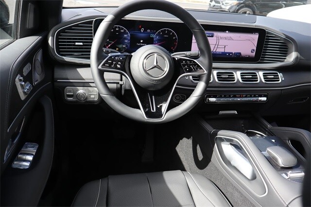 2025 Mercedes Benz GLE 580 photo 4