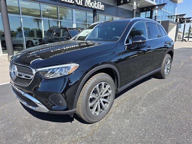 2026 Mercedes Benz GLC 300 photo 2