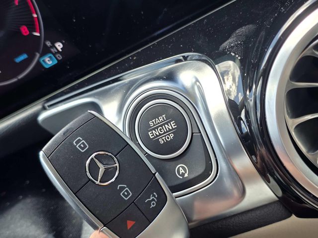 2025 Mercedes-Benz GLB Base - Photo 16