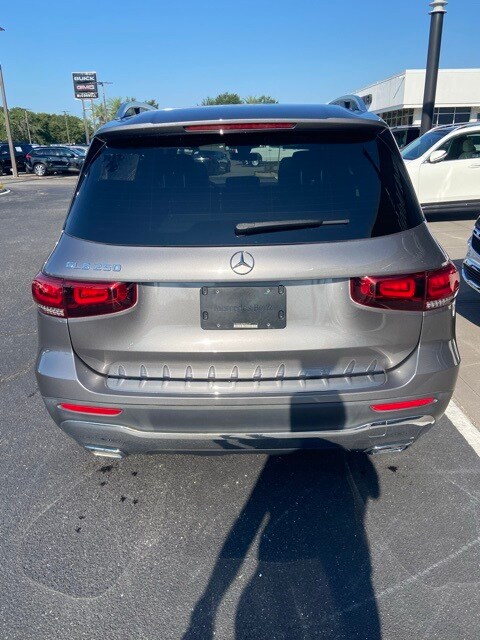 2023 Mercedes Benz GLB 250 photo 3