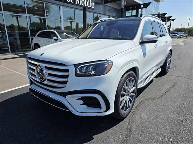 2026 Mercedes Benz GLS 580 4MATIC photo 2