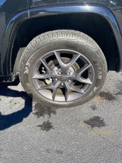 2021 Jeep Grand Cherokee Anniversary Edition Sport photo 4