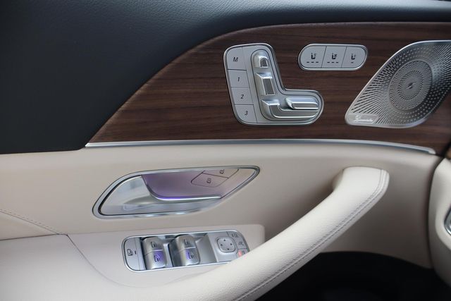 2025 Mercedes-Benz GLS Base - Photo 16