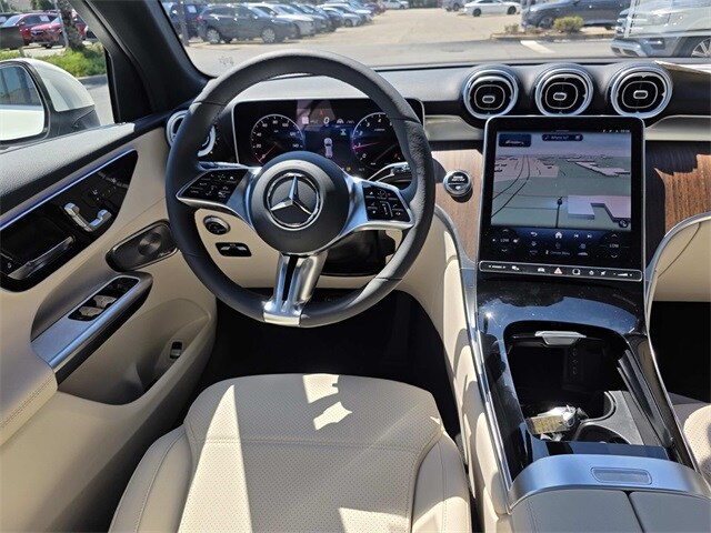 2026 Mercedes Benz GLC 300 4MATIC photo 4