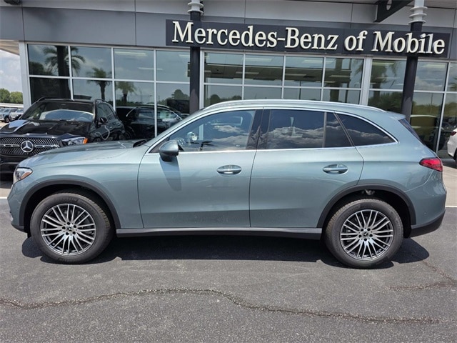 2026 Mercedes-Benz GLC Base's photo