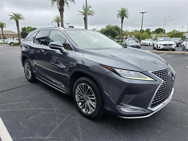 2022 Lexus RX 450hL Luxury photo 3