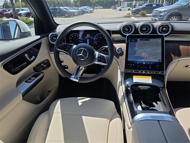 2026 Mercedes Benz GLC 300 photo 4